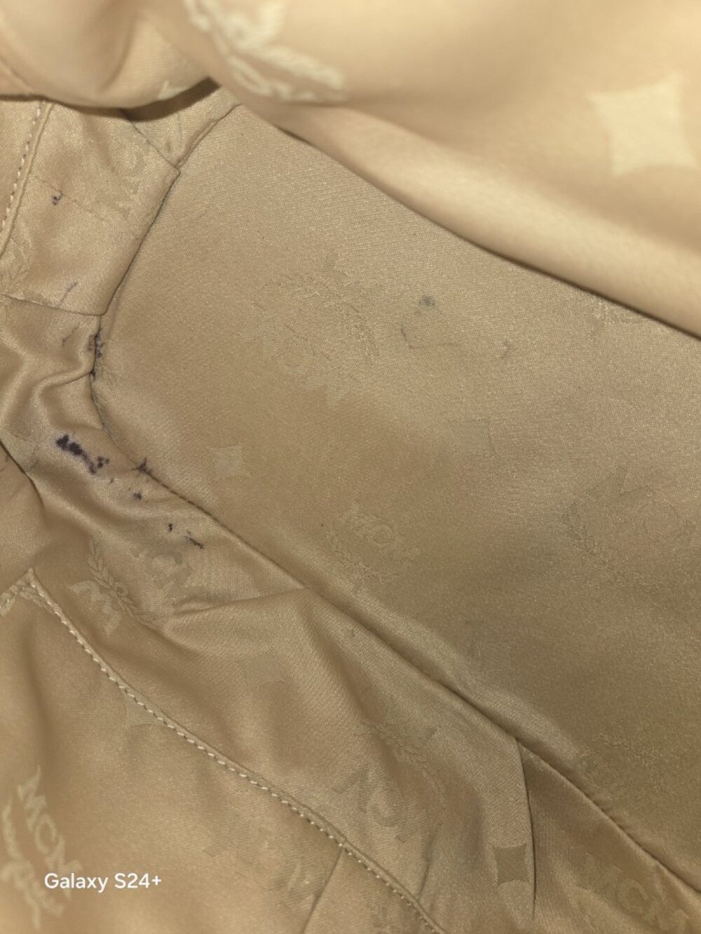 ✨ MCM White Pebbled Leather Tote Bag ✨ - Picture 5 of 6